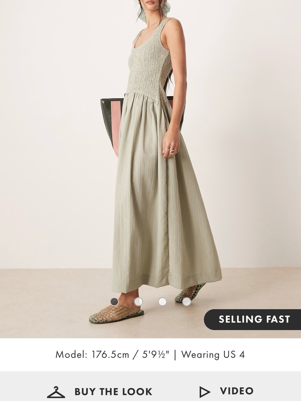 ASOS DESIGN crinkle scoop neck maxi sundress with shirred waist in sage - Picture 4 of 8
